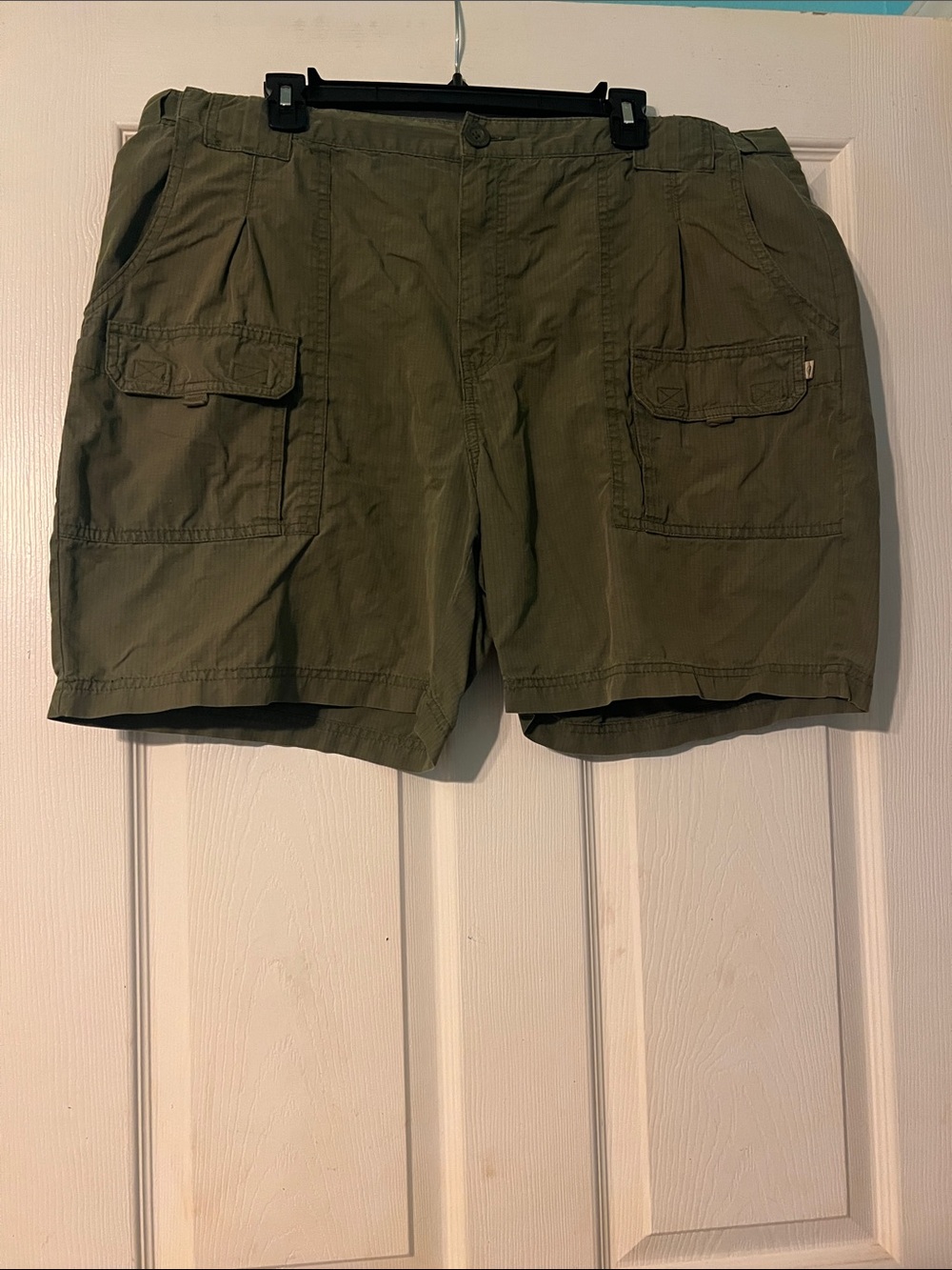 Magellan Outdoors Olive Utility Cargo Shorts. Multiple pockets. Size 40 waist.